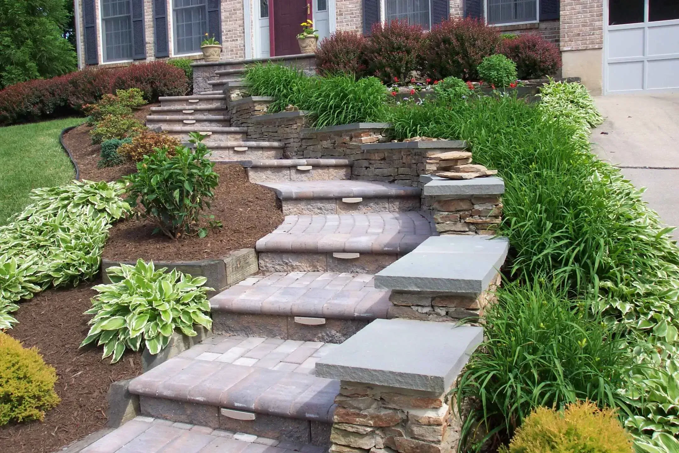 Outdoor kitchen with grill and pergola | outdoor kitchen trends | Creative Pavers
