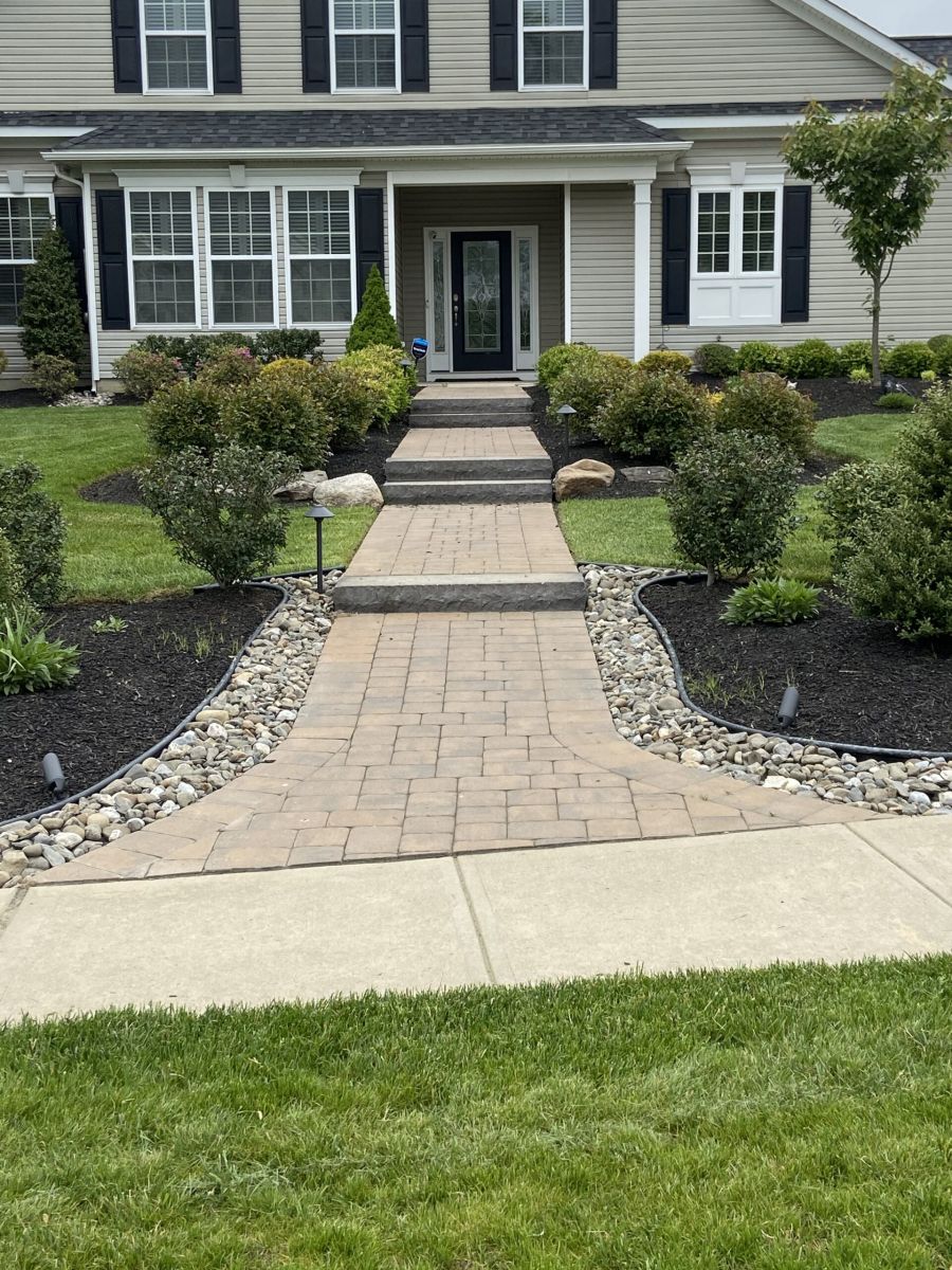 Chilton steps and walkway | landscaper and hardscaper Gladwyne PA | Creative Pavers, Inc.